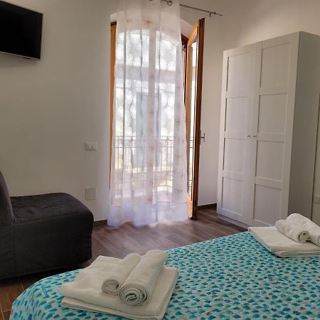 Вилла Casa "Paolo E Francesca" Monolocali Шилла Экстерьер фото