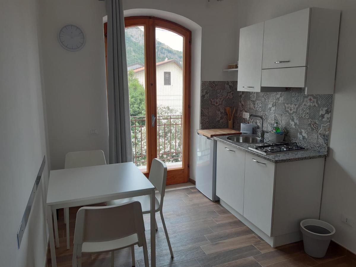 Вилла Casa "Paolo E Francesca" Monolocali Шилла Экстерьер фото
