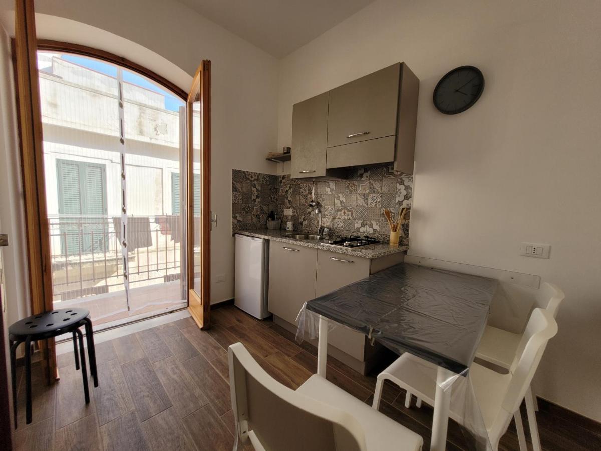 Вилла Casa "Paolo E Francesca" Monolocali Шилла Экстерьер фото