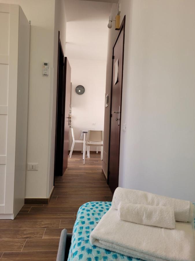 Вилла Casa "Paolo E Francesca" Monolocali Шилла Экстерьер фото