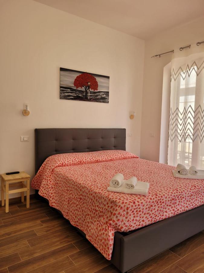 Вилла Casa "Paolo E Francesca" Monolocali Шилла Экстерьер фото