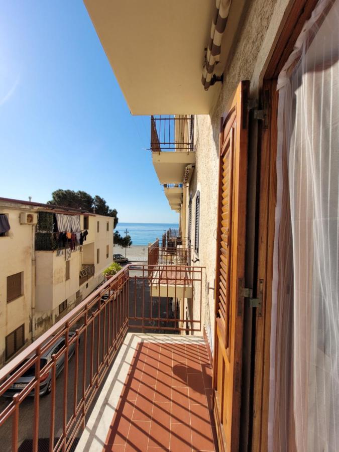 Вилла Casa "Paolo E Francesca" Monolocali Шилла Экстерьер фото
